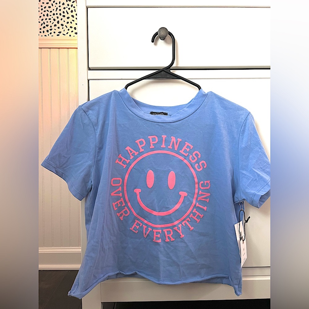 Cute Blue Cropped T-Shirt from Dry Goods!! Never worn. Size Medium.